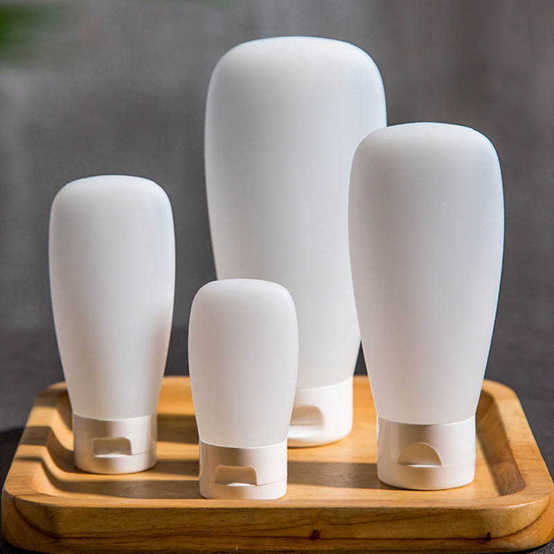 Travel set molding