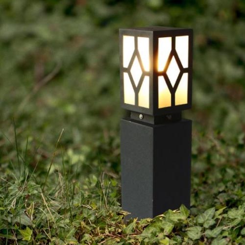 Lawn Lamp Molding