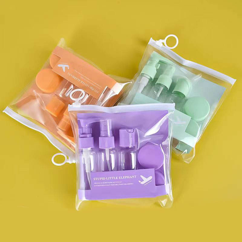 Travel set molding