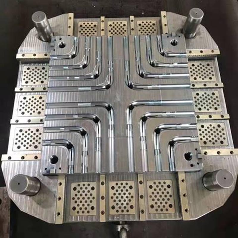 Jigsaw Puzzle Molding