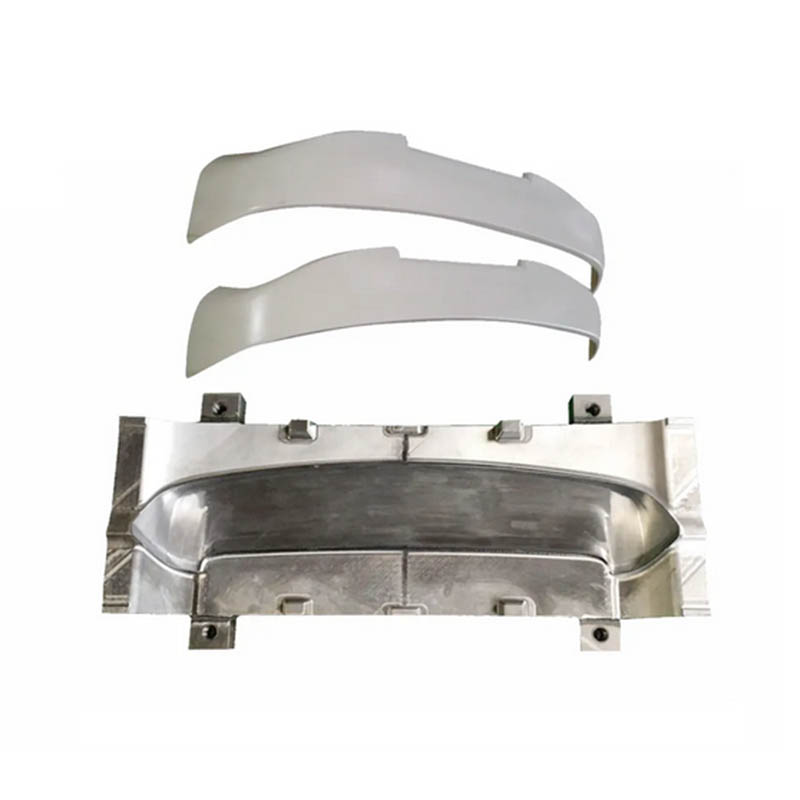 Tail wing moulding