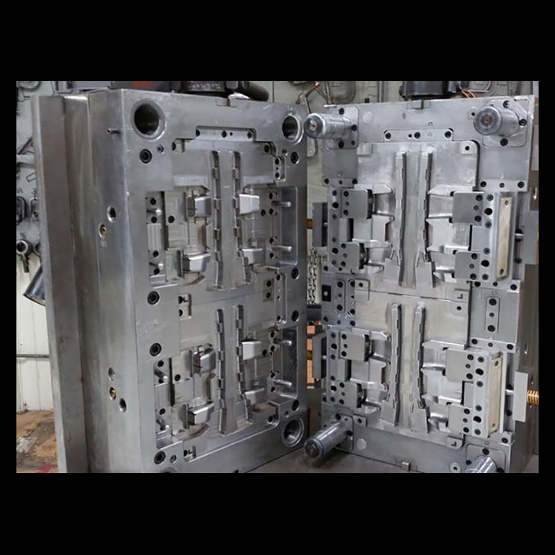 Plastic Flashlight Shell Injection Mold